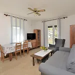 Anica Apartment *